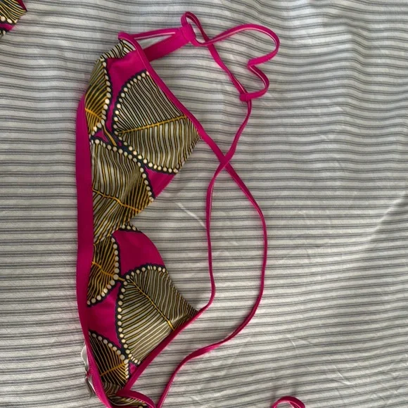 Patagonia Vibrant Pink and Gold women’s Swimwear Set - Picture 3 of 6
